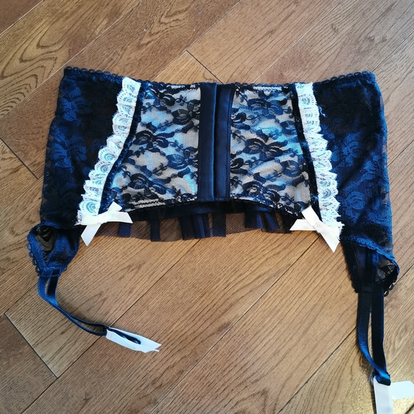 NWOT Ann Summers garter belt - Picture 3 of 4